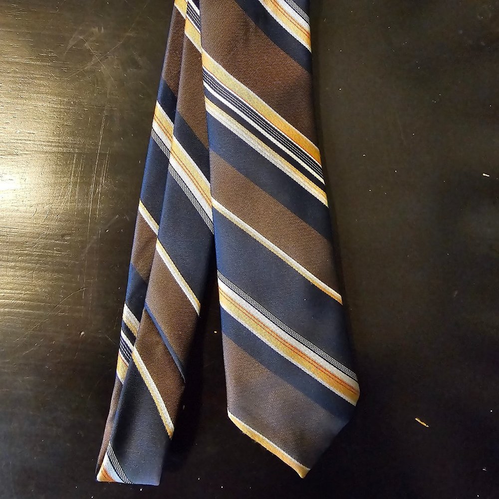 Vintage Royal Knight Gayfers Mens tie